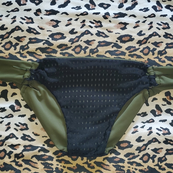 Reversible Mesh bikini bottom - Picture 4 of 7